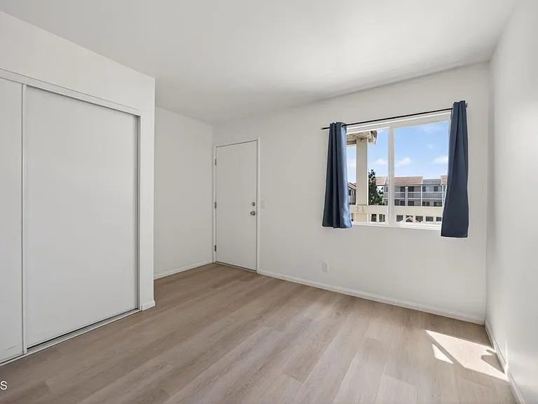 225 S Ventura Rd #101 — Photo 15
