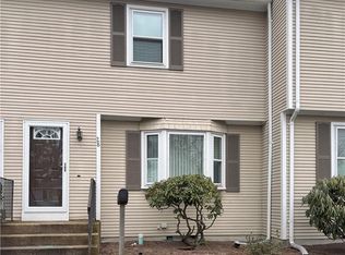 28 4th Ave, Warwick, RI 02888