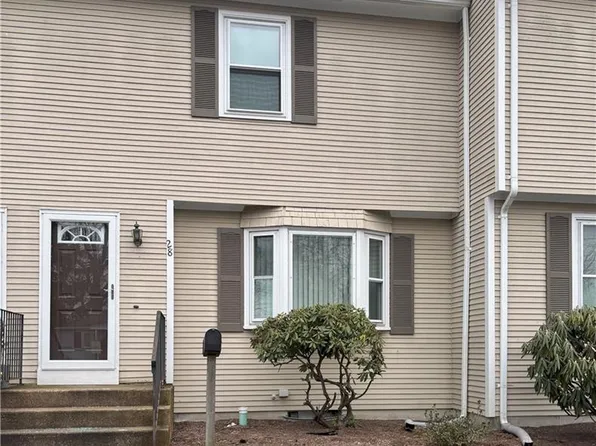 28 4th Ave, Warwick, RI 02888