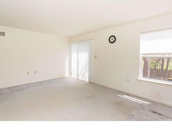 4th image of 163 Valerie Ln