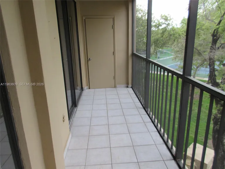 8025 SW 107th Ave #321 — Photo 12
