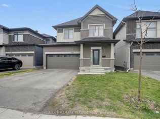 568 Bobolink Rdg, Ottawa, ON K2S2P4