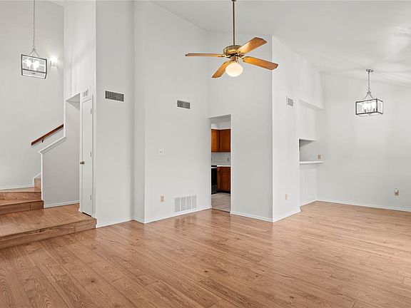 4th image of 13047 E 28th Pl
