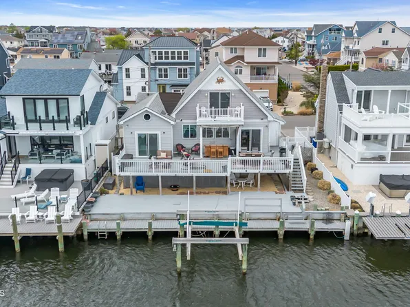 3467 E Lisbon Avenue, Toms River, NJ 08753