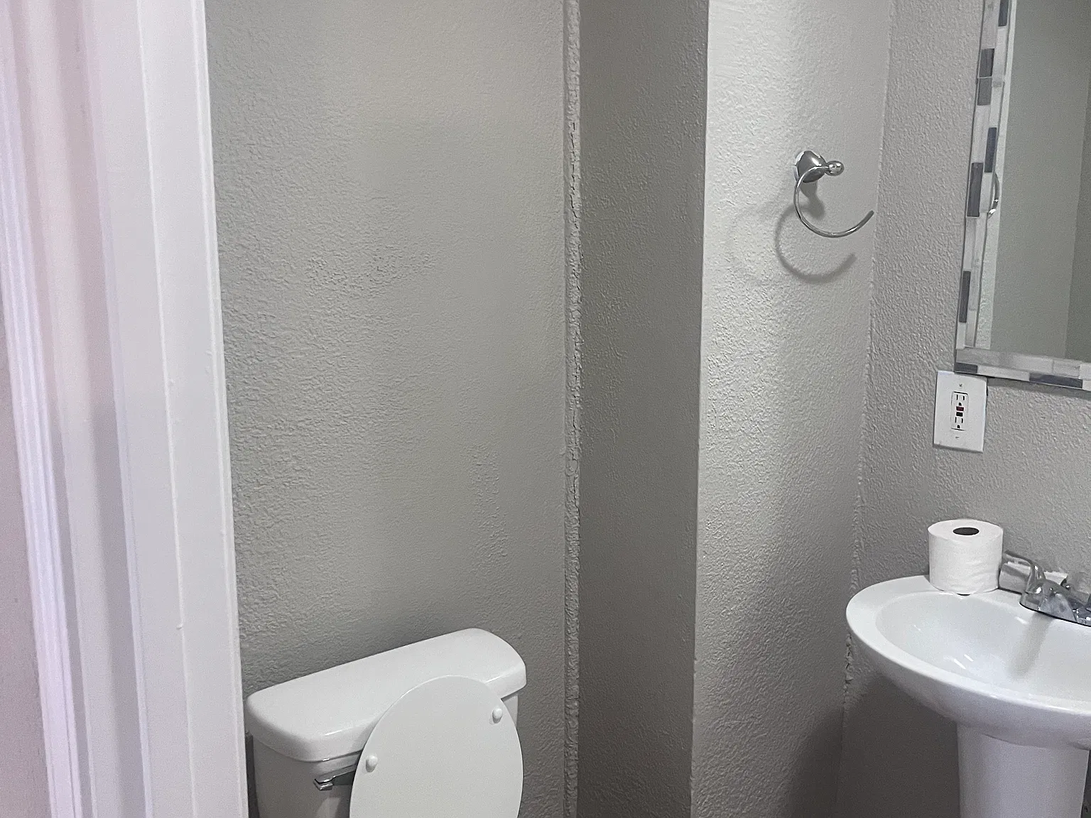 3 bed, 1800 sqft, $1,100 — Photo 3