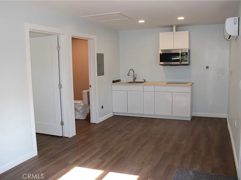 5776 Katherine St — Photo 6