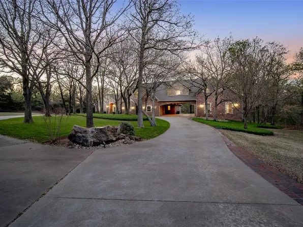 7470 Oakwood Creek Rd, Edmond, OK 73034
