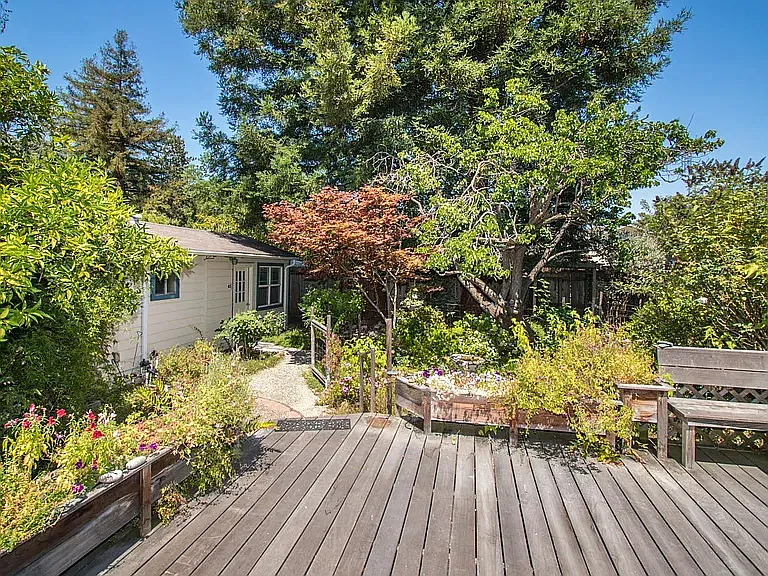 85 Hillview Ave — Photo 10