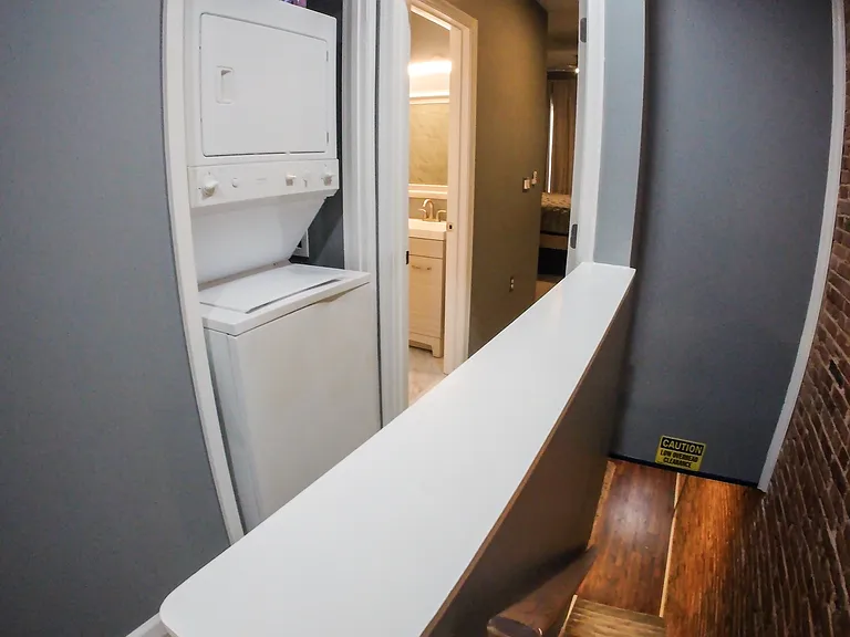 819 N Montford Ave — Photo 7