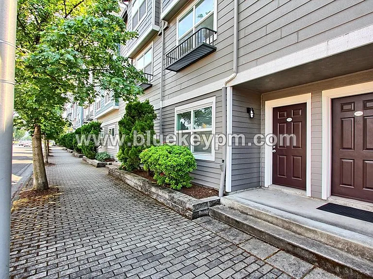 1712 SE Cutter Ln — Photo 1
