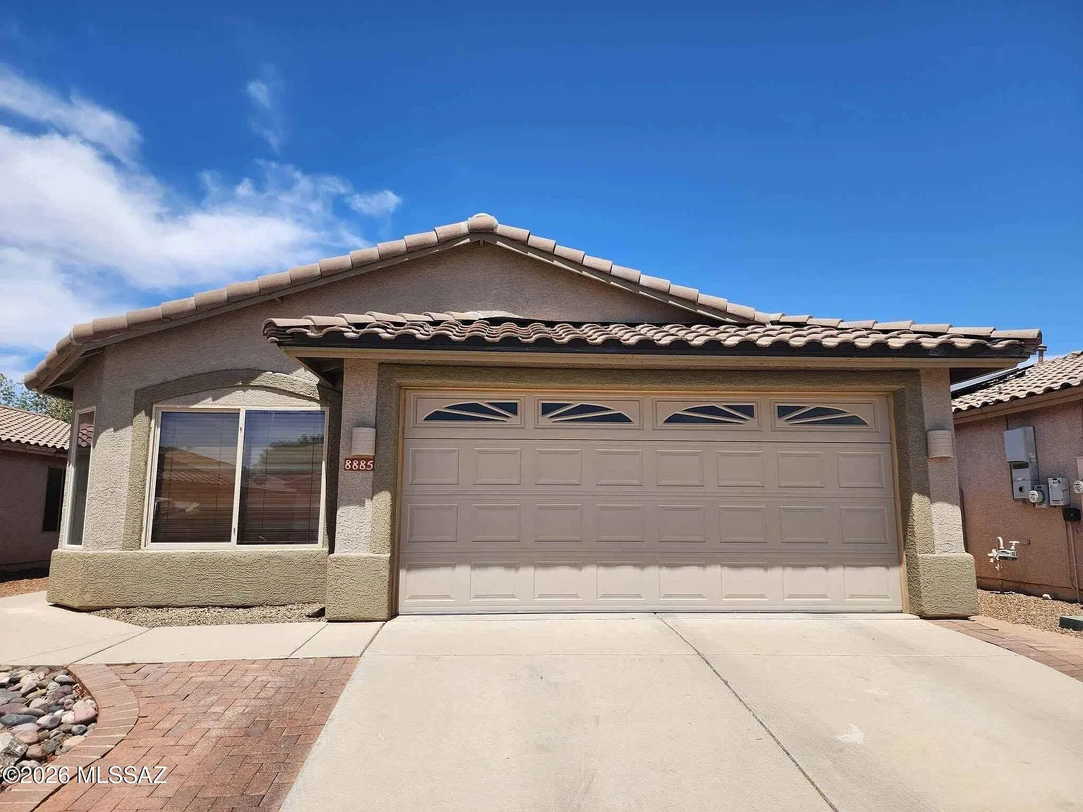 3 bed, 2.0 bath, 1332 sqft, $2,200 — Photo 1