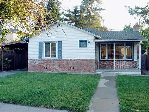 175 Alexander Ave photo 1