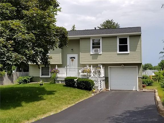 2nd image of 1540 Redfern Dr