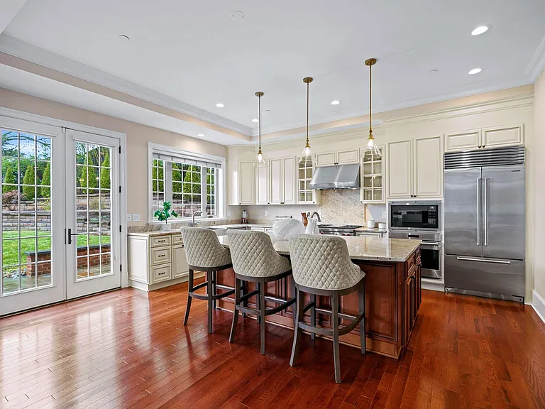 7708 Beech Tree Rd — Photo 8