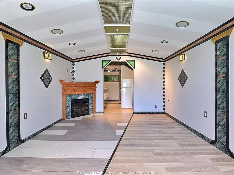 401 Parent Ave #11 — Photo 3