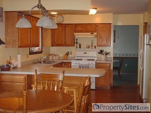 2nd image of 793 Cranbrook Dr