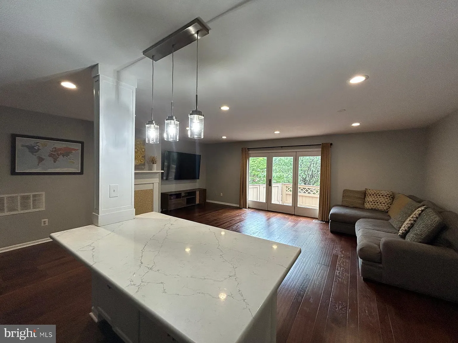4 bed, 2.5 bath, 2446 sqft, $3,500 — Photo 4