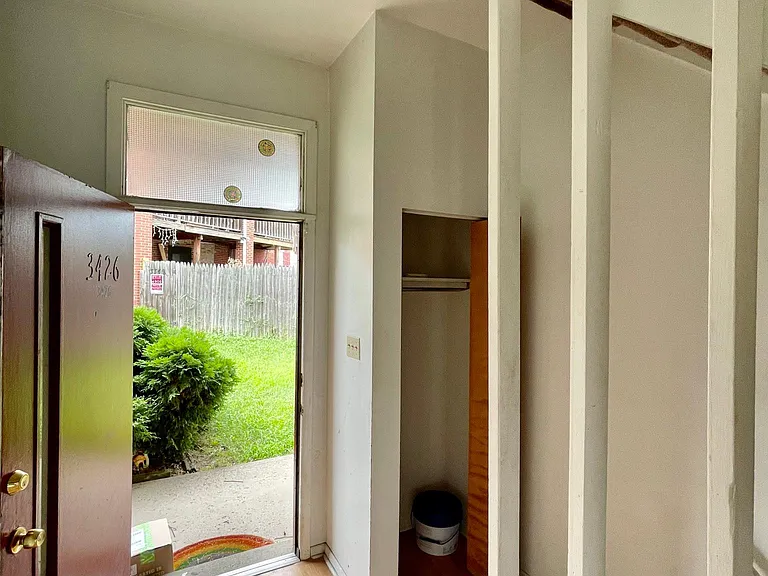 3426 Melwood Ave — Photo 1