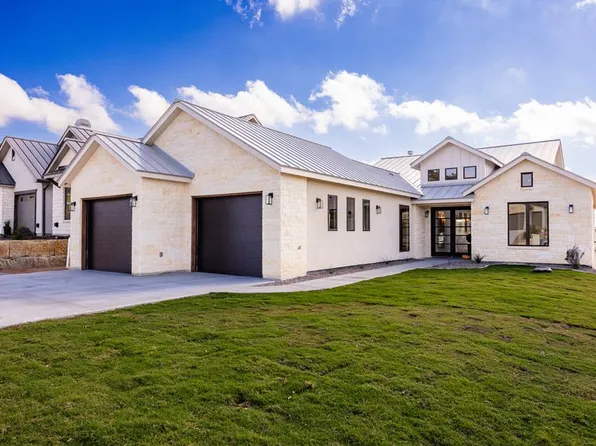 1060 E Albatross Way, Kerrville, TX 78028