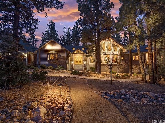 2nd image of 1925 Shady Ln