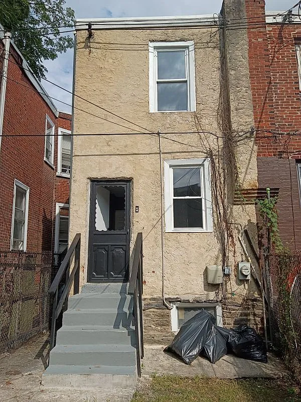 3 bed, 2.0 bath, 1158 sqft, $1,990 — Photo 2