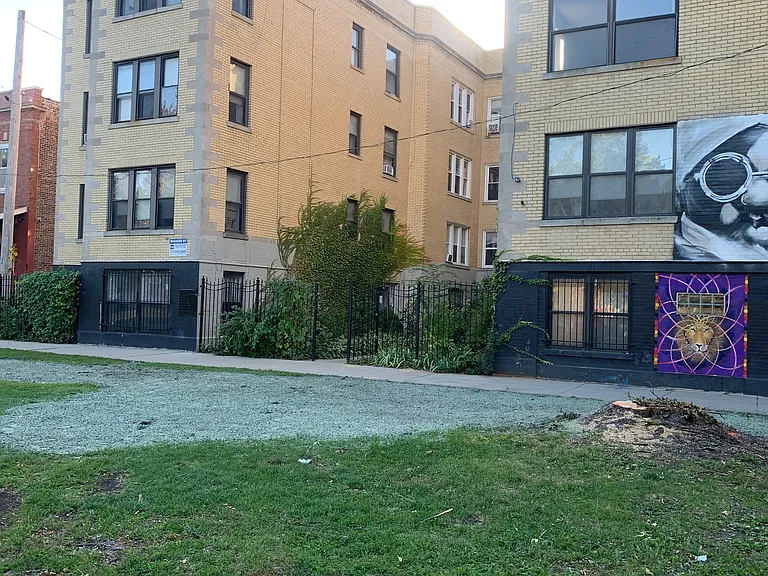 2210 S Marshall Blvd #2E — Photo 9
