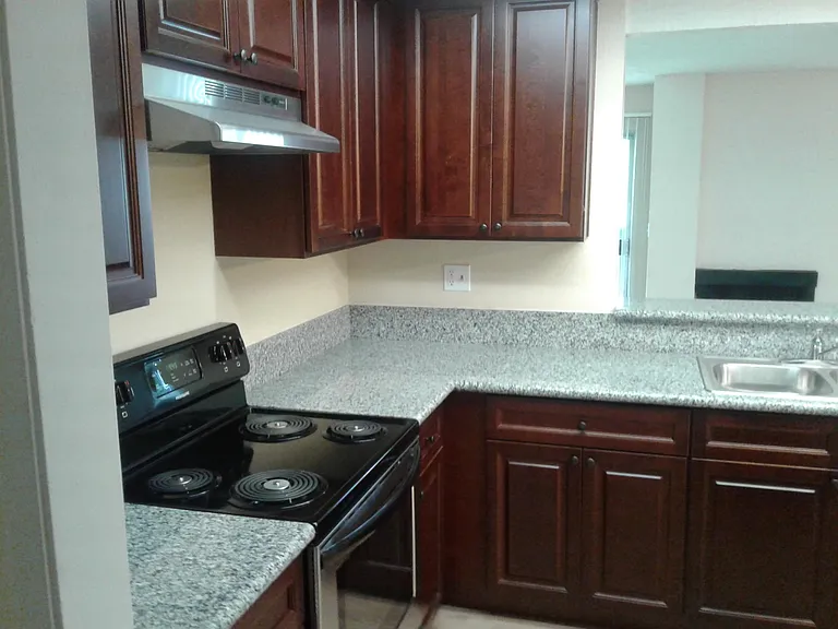 726 E Workman St — Photo 5