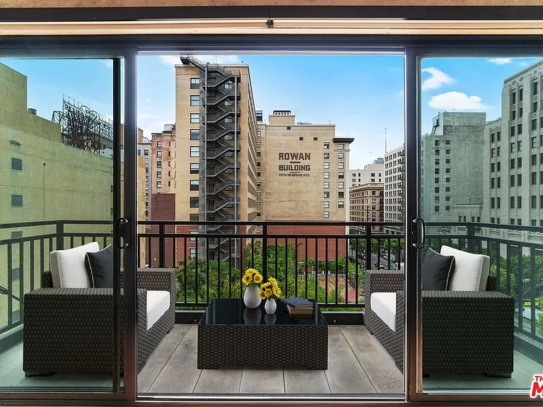 416 S Spring St #608 — Photo 20