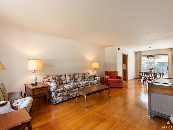3rd image of 128 Montclare Ln