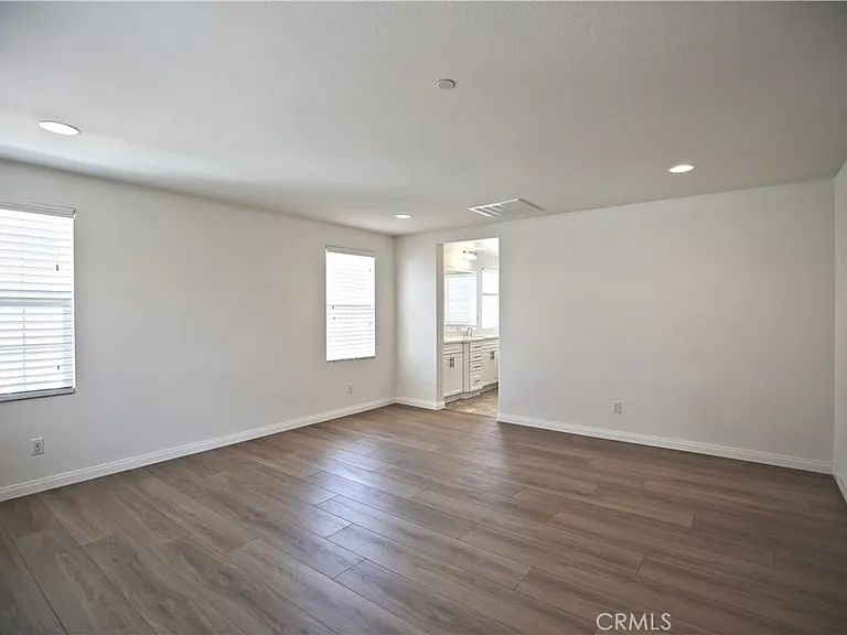 683 Huron Pl — Photo 8