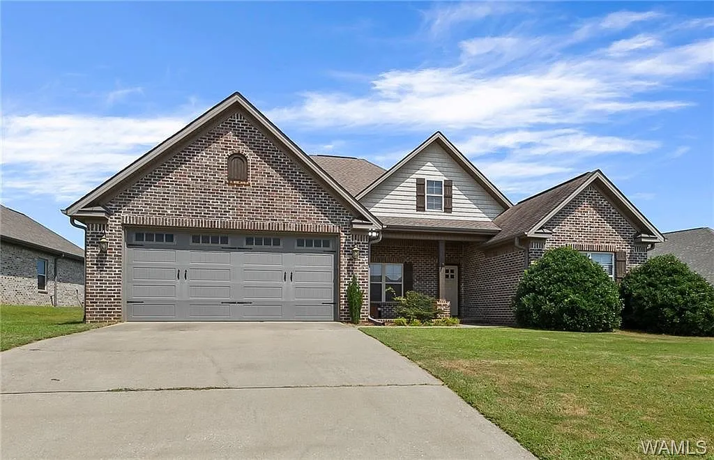 4 bed, 2305 sqft, $2,800 — Photo 3