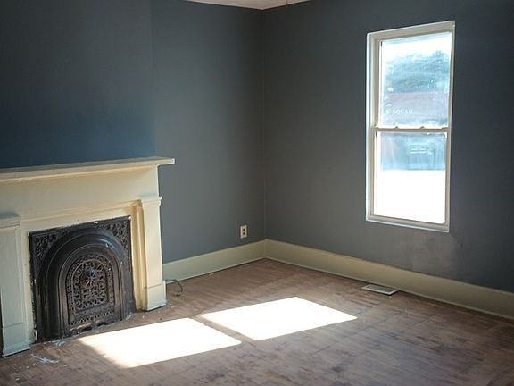 4th image of 671 Center St