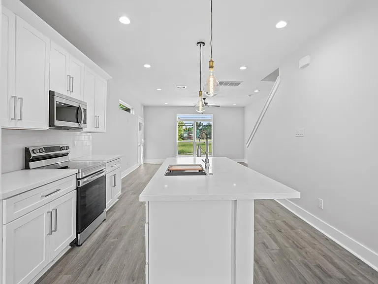 764 Dillard St #A — Photo 6