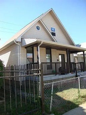 405 E Caven St photo 1