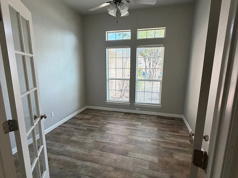 119 Clyde Dr — Photo 9