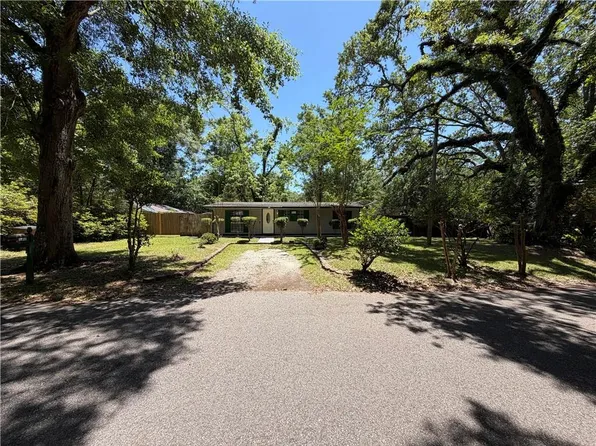 2063 Faye St, Mobile, AL 36605