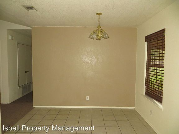 5th image of 2409 Caprice Dr