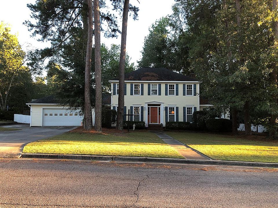Corner lot front yard