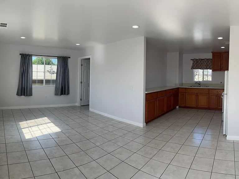 1454 N Gaviota Ave — Photo 1