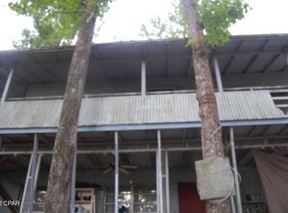 1329 Pond Ln, Grand Ridge, FL 32442