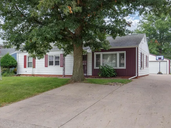 2633 6th St, East Moline, IL 61244