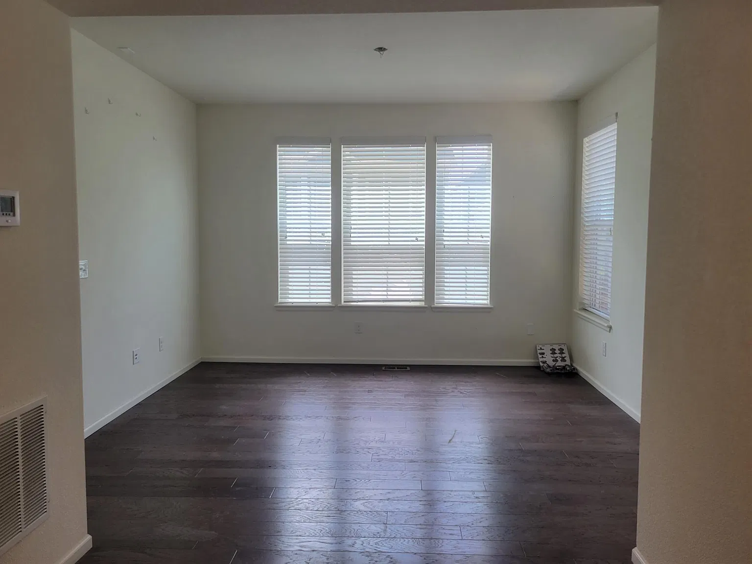 3 bed, 2.5 bath, 1837 sqft, $2,595 — Photo 2