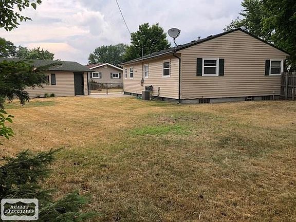 4th image of 49861 Carolee St