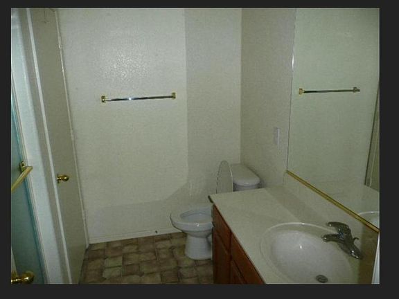 4th image of 16681 W Culver St
