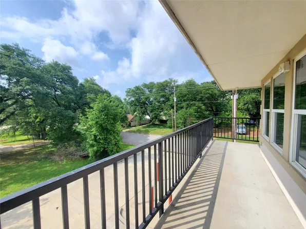 501 E Davis St APT 1, Conroe, TX 77301