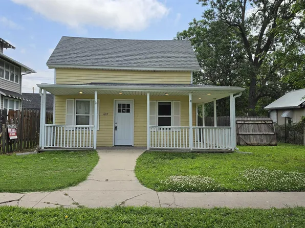 607 S Main St, McPherson, KS 67460
