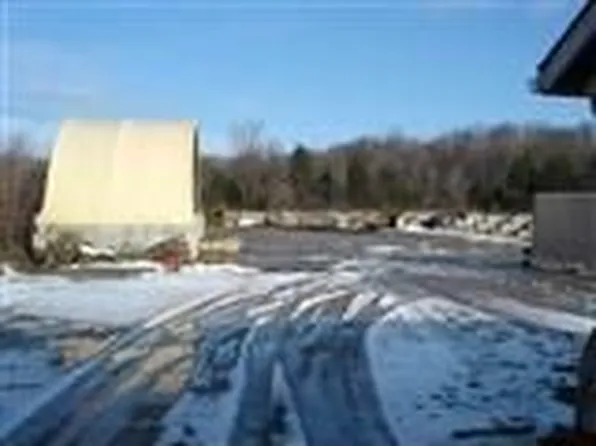 27049 Miles Rd, Chagrin Falls, OH 44022