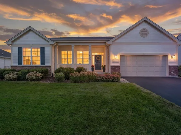11595 Richmond Ln, Huntley, IL 60142