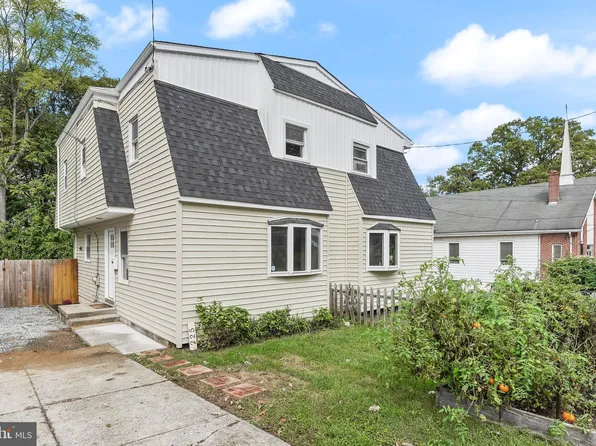 225 E Linden St, Kennett Square, PA 19348