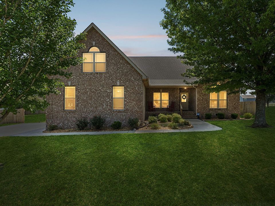 1st image of 120 Oak Knoll Ct